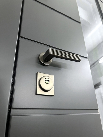 Новинка! Остекленная термодверь с МДФ-панелями для дома