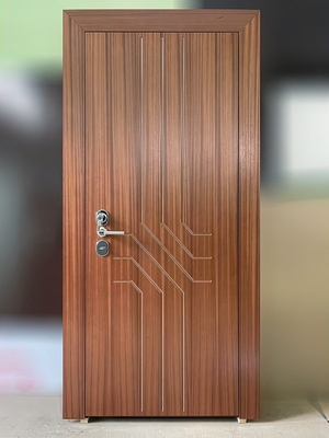 Внешняя сторона двери со скрытыми петлями